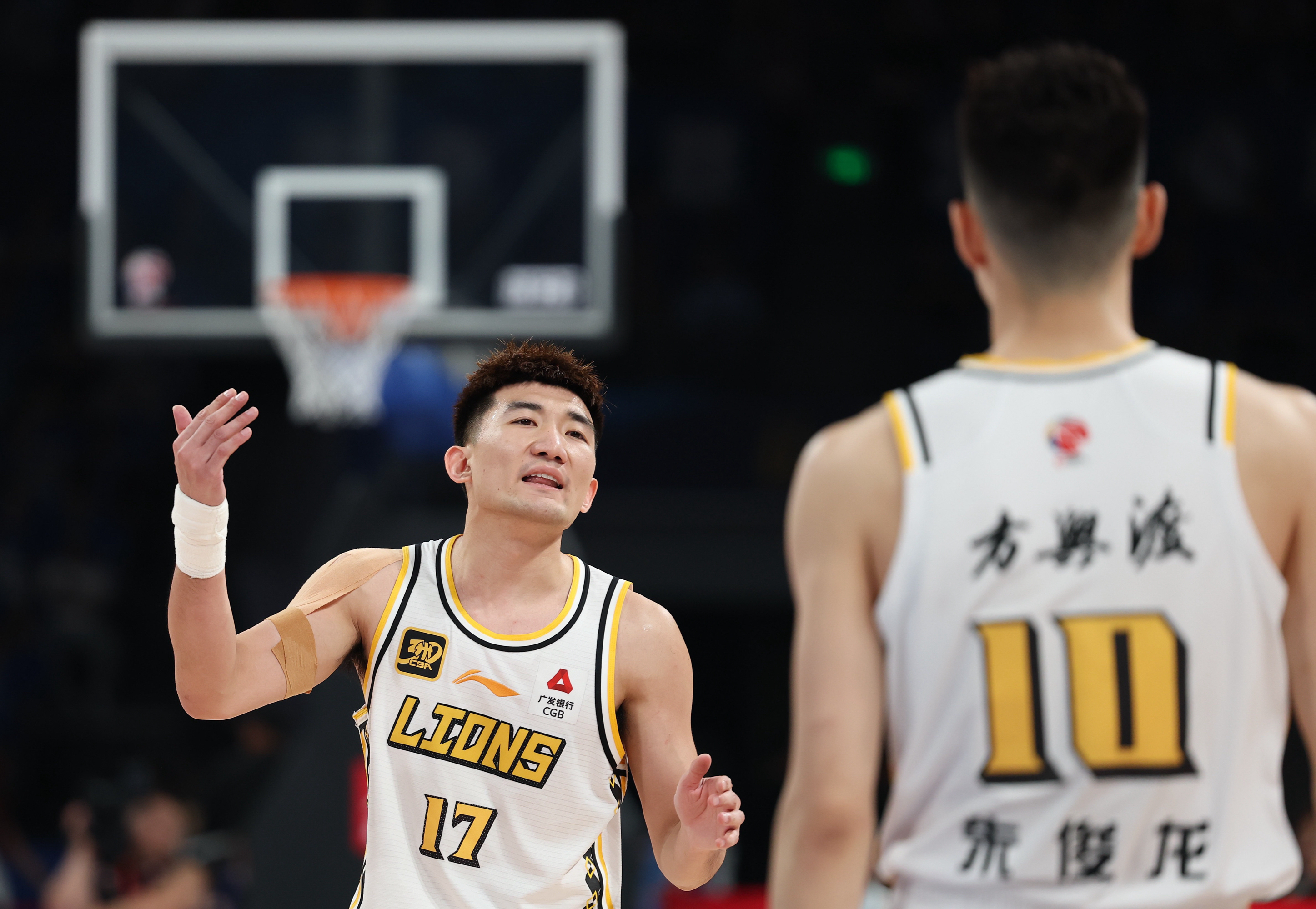 今晚体能课后；丹佛掘金篮板制胜备战NBA总决赛；态度坚定；心理建设被强调的简单介绍